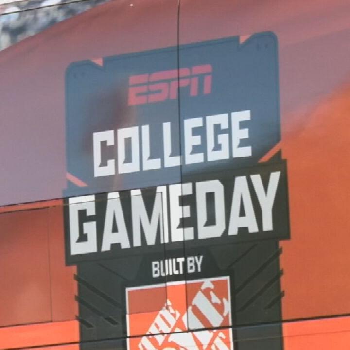 BLOOMINGTON COLLEGE GAMEDAY.jpeg